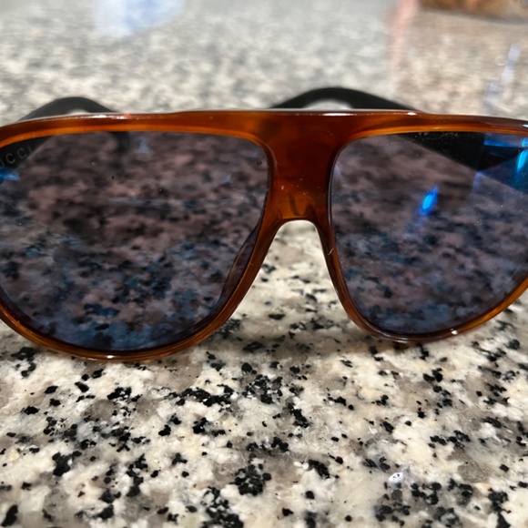 Gucci Sunglasses - Picture 2 of 4
